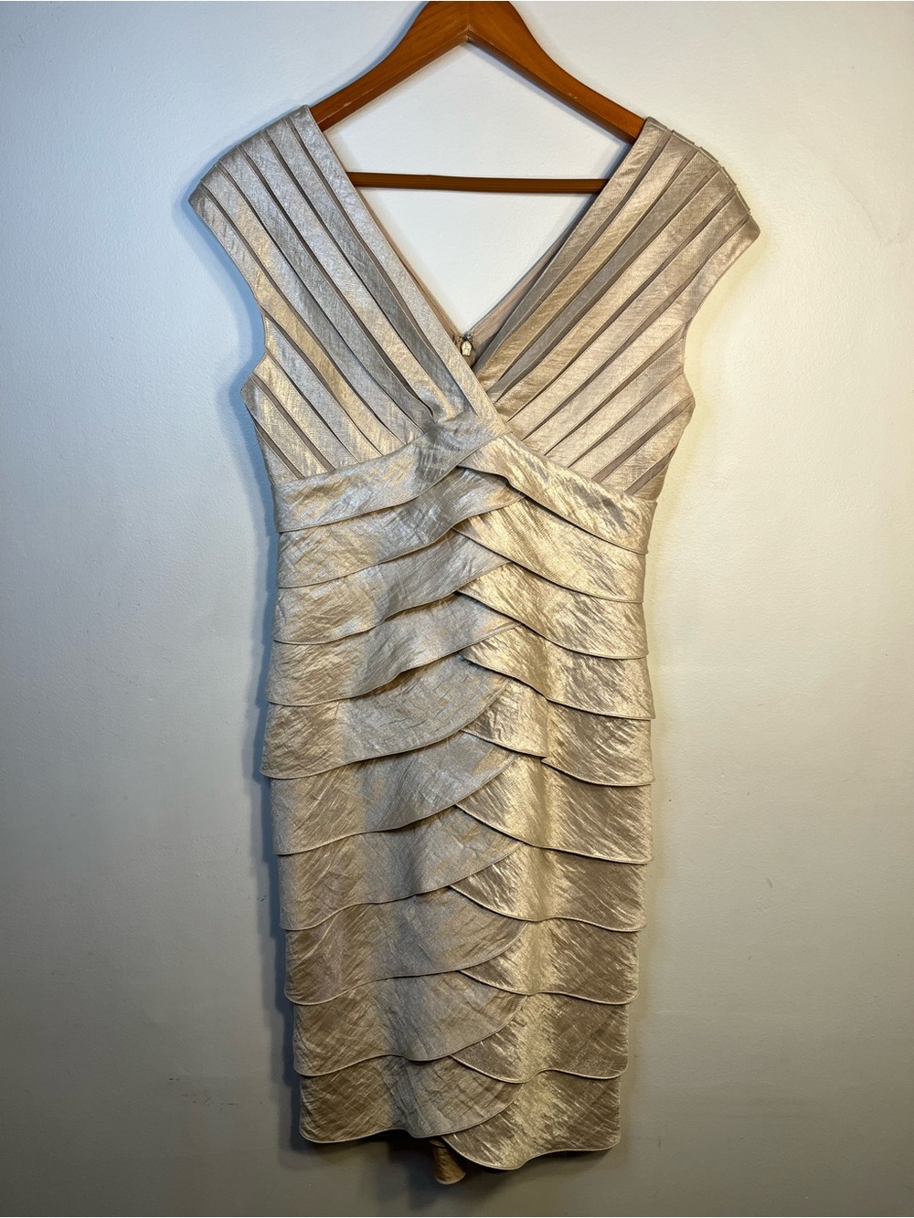 Adrianna Papell Midi Dress Tiered V-Neck Champagne Shimmer Size 6